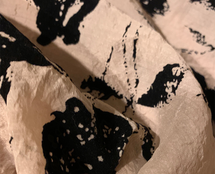 臺州金玨網(wǎng)布廠家?guī)私庀浒W(wǎng)的植絨工藝(內(nèi)部)